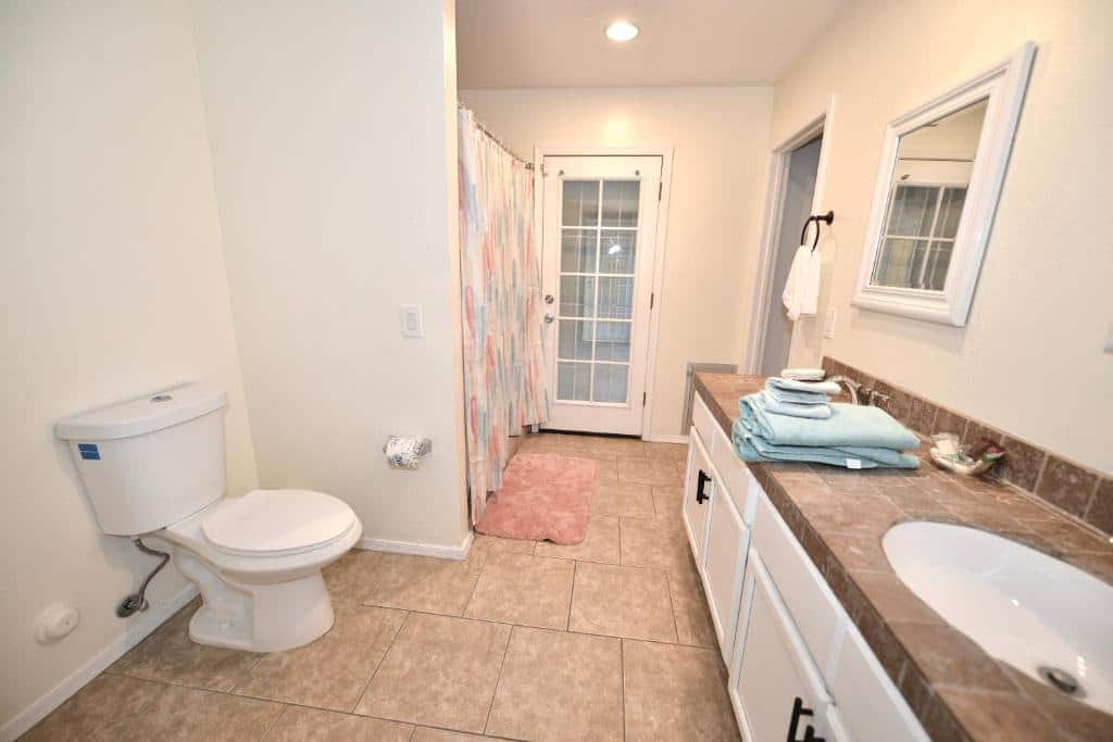 How Much Does It Cost to Build a 1.5 Bathroom